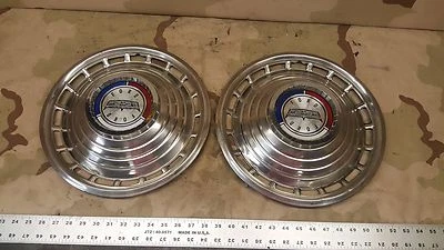 (2) Tapacubos de rueda 1963 63 Ford Galaxie 14" 14 pulgadas OEM FoMoCo Foto 1 de 4