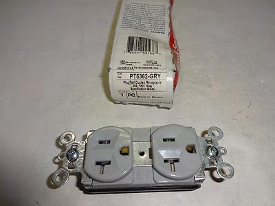 RECEPTÁCULO DÚPLEX PLUGTAIL P&S PT5362-GRY 20A, 125V GRADO DE ESPECIFICACIÓN Foto 1 de 4
