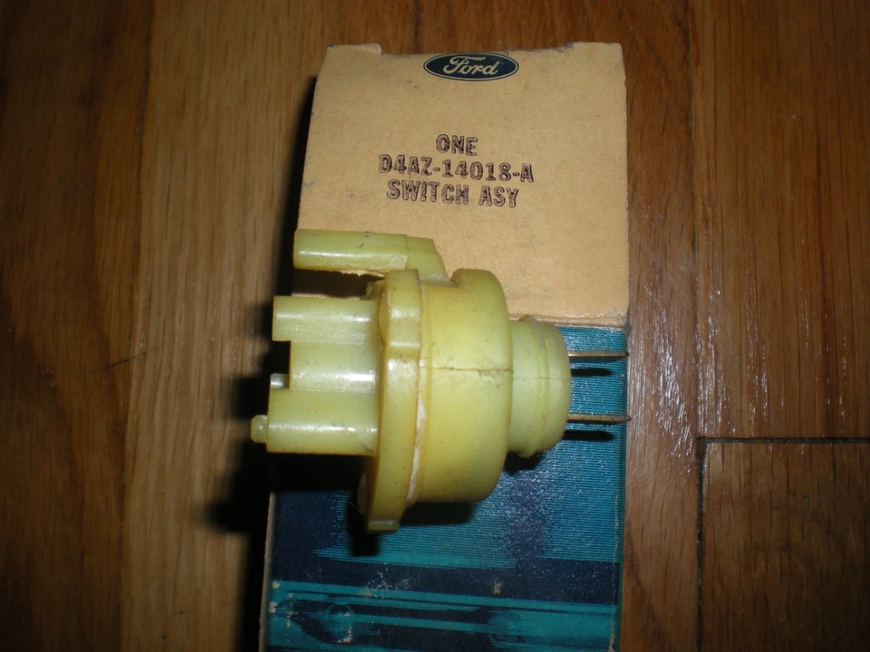 Nuevo de Lote Antiguo 1973 1974 1975 1976 Ford Torino Wagon puerta trasera interruptor de advertencia de apertura Foto 1 de 1