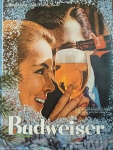 1956 Vintage Budweiser estampado anuncio de vacaciones tostadas anuncio de arte retro - Imagen 1 de 1