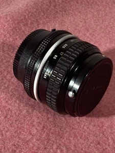Nikon/NIKKOR Objektiv 50 mm f/2 MF Made in Japan - Bild 1 von 12