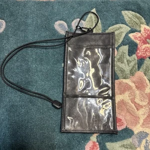 Cartera de viaje Brookstone para cuello - Bolsa para cuello con soporte para pasaporte negra - Imagen 1 de 3