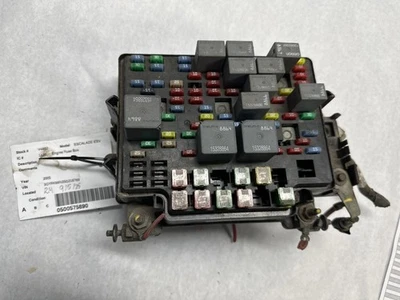 Motor de caja de fusibles compatible con 03-07 HUMMER H2 2147997 Foto 1 de 4