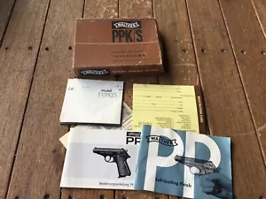 WALTHER PPK SCATOLA PISTOLA VINTAGE CON MANUALE E ALTRI DOCUMENTI - Foto 1 di 3