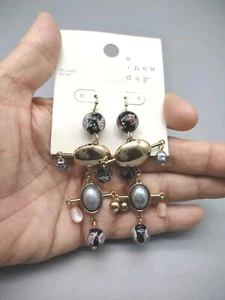 NUEVO CON ETIQUETAS Pendientes Perforados Colgantes Tono Dorado Un Nuevo Día Negro Murano Rosa, J54 - Imagen 1 de 4