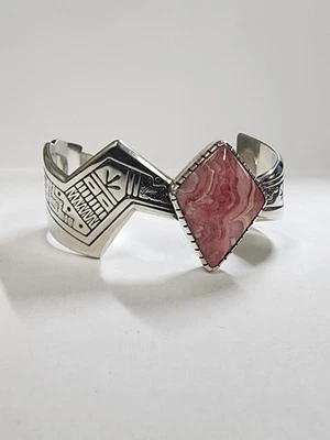 Brazalete de plata de ley 925 con rodocrosita Roderick Roger Tenorio Relios Inc. Foto 1 de 4