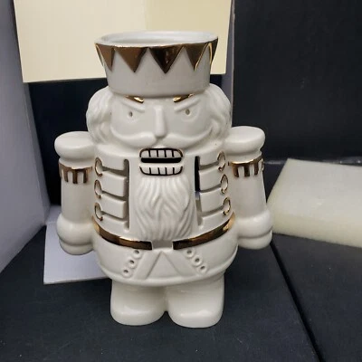 Candelabro votivo Mikasa Cascanueces Holiday Elegance Soldier blanco DORADO Foto 1 de 4