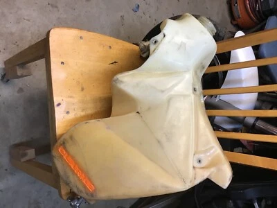 KTM 2 TIEMPOS 200/250/300/380 EXC/MXC/SX (1999-2002) #11402Capacidad: 3,5 galones Foto 1 de 4