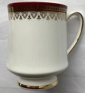 ROYAL ALBERT PARAGON ‘HOLYROOD’ BONE CHINA COFFEE CUP - Picture 1 of 4