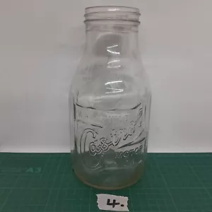 Wakefield Castrol Embossed Vintage One Imperial Quart Oil Bottle. - Picture 1 of 11