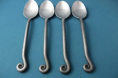 Cucharas de sopa ovaladas de 4 lugares Pier 1 One PII11 pergamino hierro enrollado 18/8 China 8" Foto 1 de 4