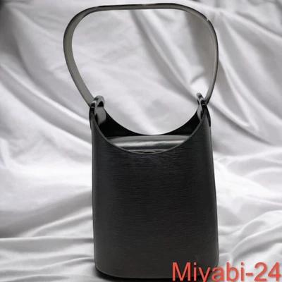 Bolso de mano Epi Verso de cuero negro, elegante de negocios/casual, usado Foto 1 de 4