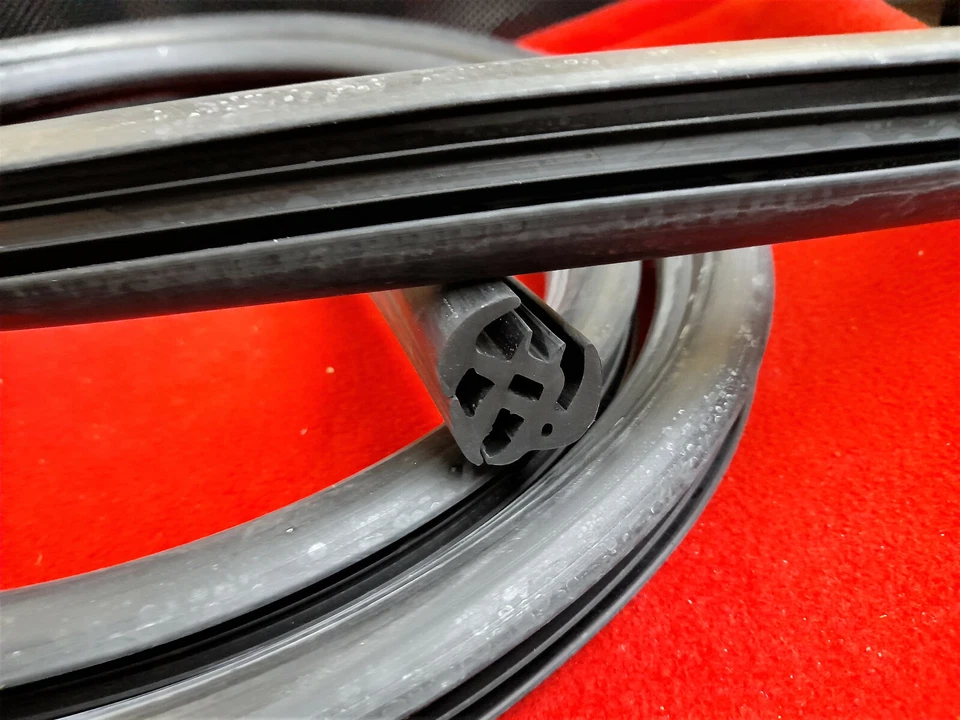 Wartburg 311 312 goma de parabrisas goma de parabrisas NUEVO clásico SW10926 Foto 1 de 1