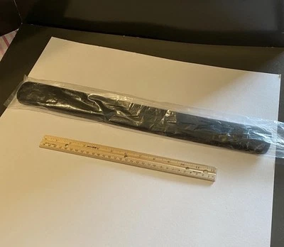 Reposamuñecas Gel 3M para Teclados 19"x 2" x 3/4" Color Sólido WR85B Foto 1 de 4