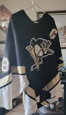 Vintage Koho Authentic NHL Pittsburgh Penguins Jaromir Jagr 68 Jersey Size 52 Cover