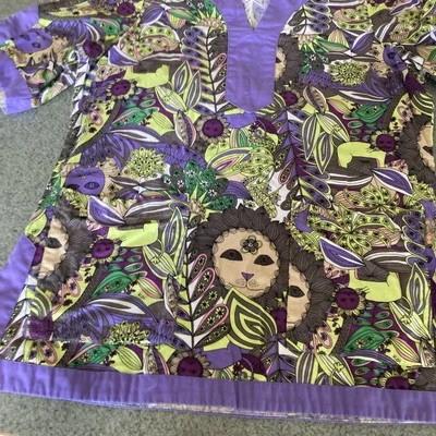 Blusa Médica Koi by Kathy Peterson Para Mujer Talla Pequeña Rosa Floral Doble Bolsillo Foto 1 de 4