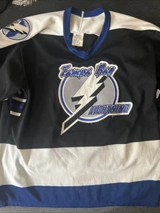 Vintage Tampa Bay Lightning NHL Hockey Maska Black Jersey Size Medium - Picture 1 of 8
