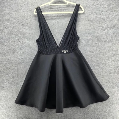 Vestido Silence + Noise para mujer 8 negro malla en V profunda lunares skater calce y acampanado Foto 1 de 4