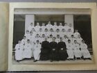 Photo vintage 23 x 16 cm - prêtres catholiques et groupe de garçons communiants