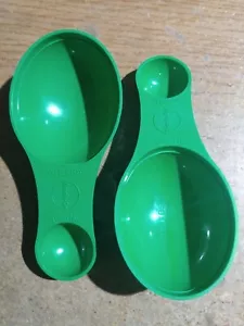 2er Set Miracle Grow Outdoor Kunststoff Messtisch doppelseitiger Messlöffel - Bild 1 von 2