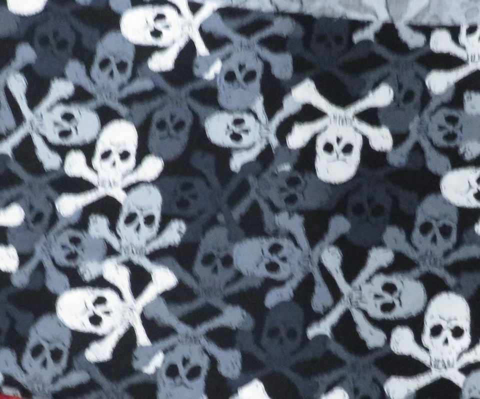 Crânios brancos e cinza em tecido preto peça de 1/4 jarda # 1370 - Imagem 1 de 1
