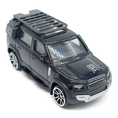 1:64 Land Rover Defender 110 Model Car Diecast Toy Cars ​​Friction Powered Black - Image 1 of 4