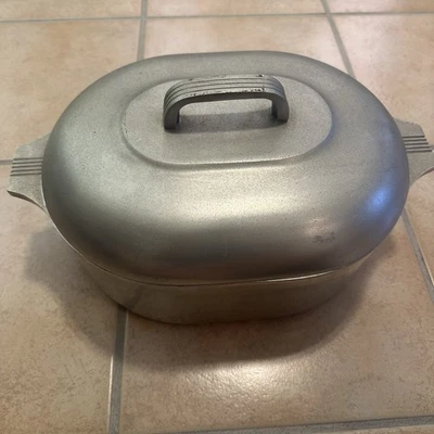 Vintage Wagner Ware Sidney O Magnalite 4265M Large Roaster Dutch Oven W/Lid 8 Qt - Image 1 of 4