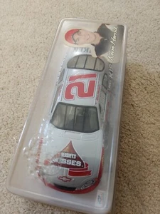 2004 Winners Circle #21 Kevin Harvick Hershey Kisses 1:18 Scale - Picture 1 of 2