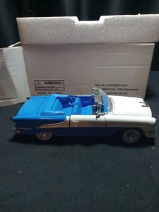 1955 OLDSMOBILE SUPER 88 DIE-CAST METAL BLUE & WHITE CONVERTIBLE GREAT CAR - Picture 1 of 4