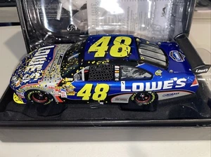 Jimmie Johnson 2009 Lowe’s Sprint Cup Champion 1/24 NASCAR DieCast ELITE - Picture 1 of 10