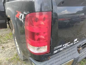 07 GMC SIERRA 1500 Tail Light Left Drivers - Picture 1 of 1