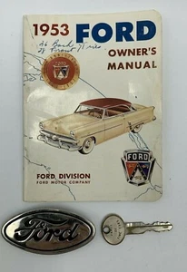1953 FORD BETRIEBSANLEITUNG & AUTO FORD EMBLEM PLATTE & FORD SCHLÜSSEL _LOT OF 3 OLDTIMER RARE - Bild 1 von 10