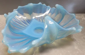 Splendido piatto vintage in vetro arricciato modello Fostoria cimelio blu opalescente - Foto 1 di 12