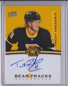 23-24 Upper Deck Trent Frederic Auto Bear Tracks Bruins Centenario 2023 - Foto 1 di 1