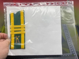 Russian Army Soviet Shoulder Board Epaulette & Badge Set on Display Card - Picture 1 of 4