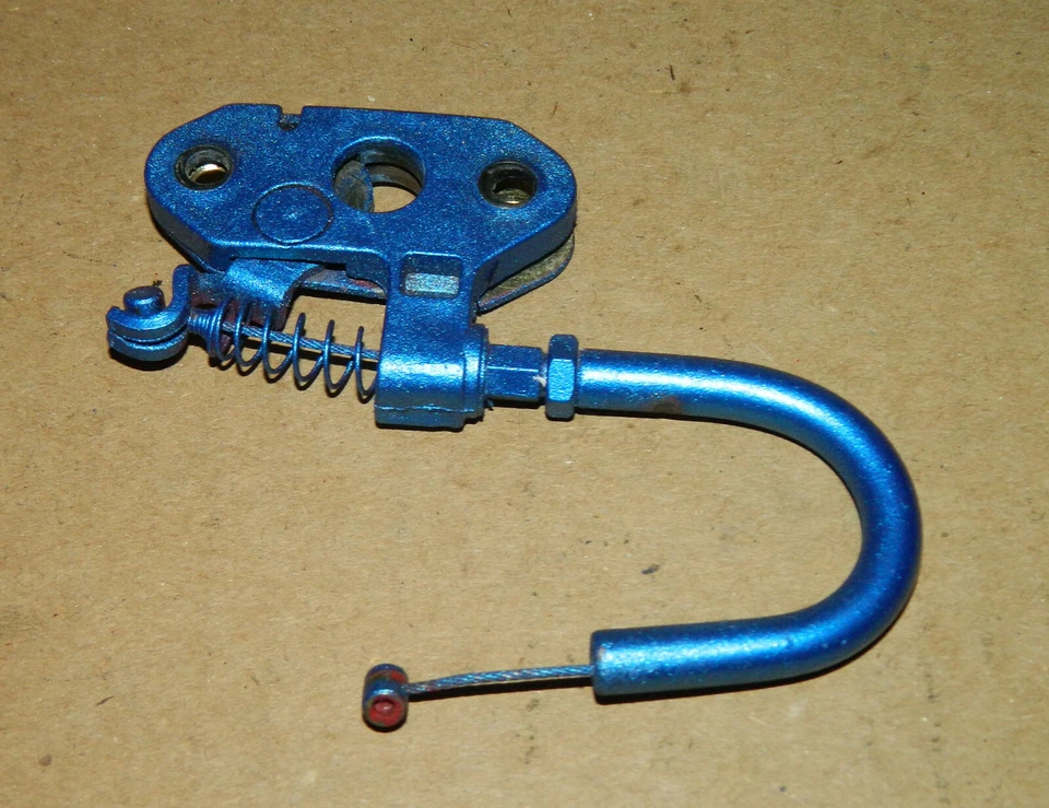 Mecanismo de trava de assento e conjunto de ligação de cabo Ducati ST2 ST3 ST4 ST4S ST3S - Imagem 1 de 1