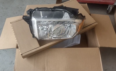 Conjunto de faro derecho Geniune Toyota Tundra OEM 2014-2017 #81110-0C091 Foto 1 de 4