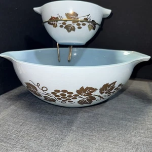 Vtg 3pc Delphite blue pyrex chip & dip set, holder golden grapes #441 #44 - Bild 1 von 4