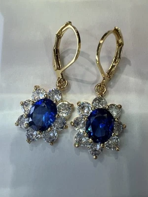 Elegantes Pendientes Colgantes Zafiro Circonita Circonita Chapados en Oro 18K Palanca Trasera Diseño Clásico Foto 1 de 4