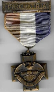 Original BARNSTABLE MASSACHUSETTS WWII VICTORY Cross Medal w/ PRO PATRIA Top Bar - Picture 1 of 2