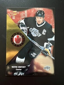 C401~ WAYNE GRETZKY SCORE BORDER BATTLE 1995-6 #2 of 15 - Picture 1 of 2