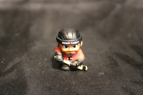 Collectible NHL TEENYMATES Series 4 Figure - CALGARY FLAMES - NEW! Loose Cover