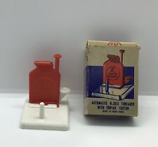 VINTAGE AUTOMATIC NEEDLE THREADER WITH THREAD CUTTER IN ORIGINAL BOX