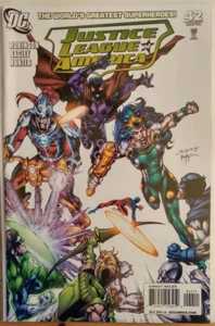 JUSTICE LEAGUE #42a (2010 DC Comics) ~ VF/NM Book - Picture 1 of 1