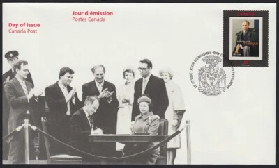 PIERRE ELLIOTT TRUDEAU. PRIME MINISTER = Official FDC Canada 2001 #1909 Foto 1 de 2