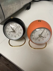 Black Retro Analog Alarm Clock Small Desk Clock  Non-Ticking Quartz  - Picture 1 of 3