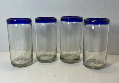 (4) Vasos de beber soplados a mano con borde azul cobalto Foto 1 de 4