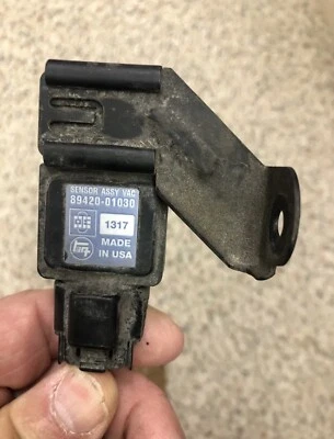 1990-1992 Toyota Corolla Used OEM MAP Sensor - P/N 89420-01030 - Image 1 of 3