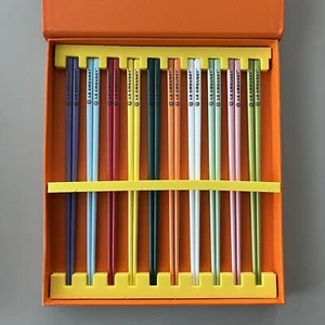 Le Creuset Colorful Chopsticks Set New - Picture 1 of 3