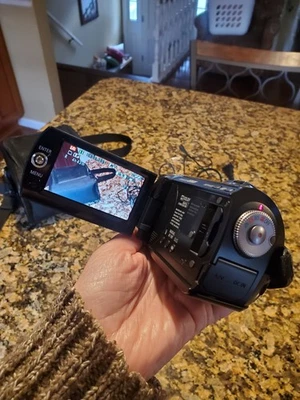 Panasonic SDR-S26 SDHC Digital Camcorder Handheld With Charger And Case - Image 1 of 4